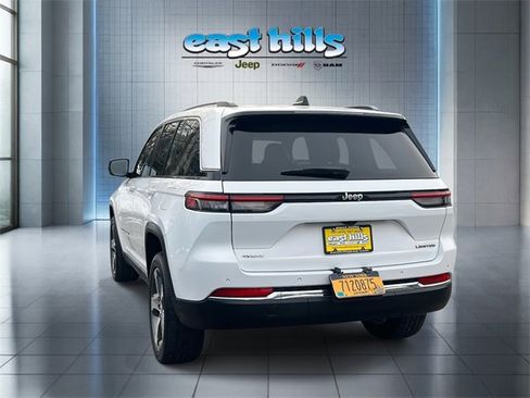 Certified 2023 Jeep Grand Cherokee Limited image 4