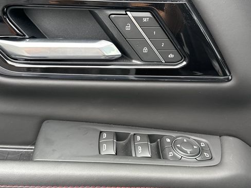 Used 2025 GMC Yukon AT4 Ultimate w/ LPO, Floor Liner Package AWD/4WD image 24