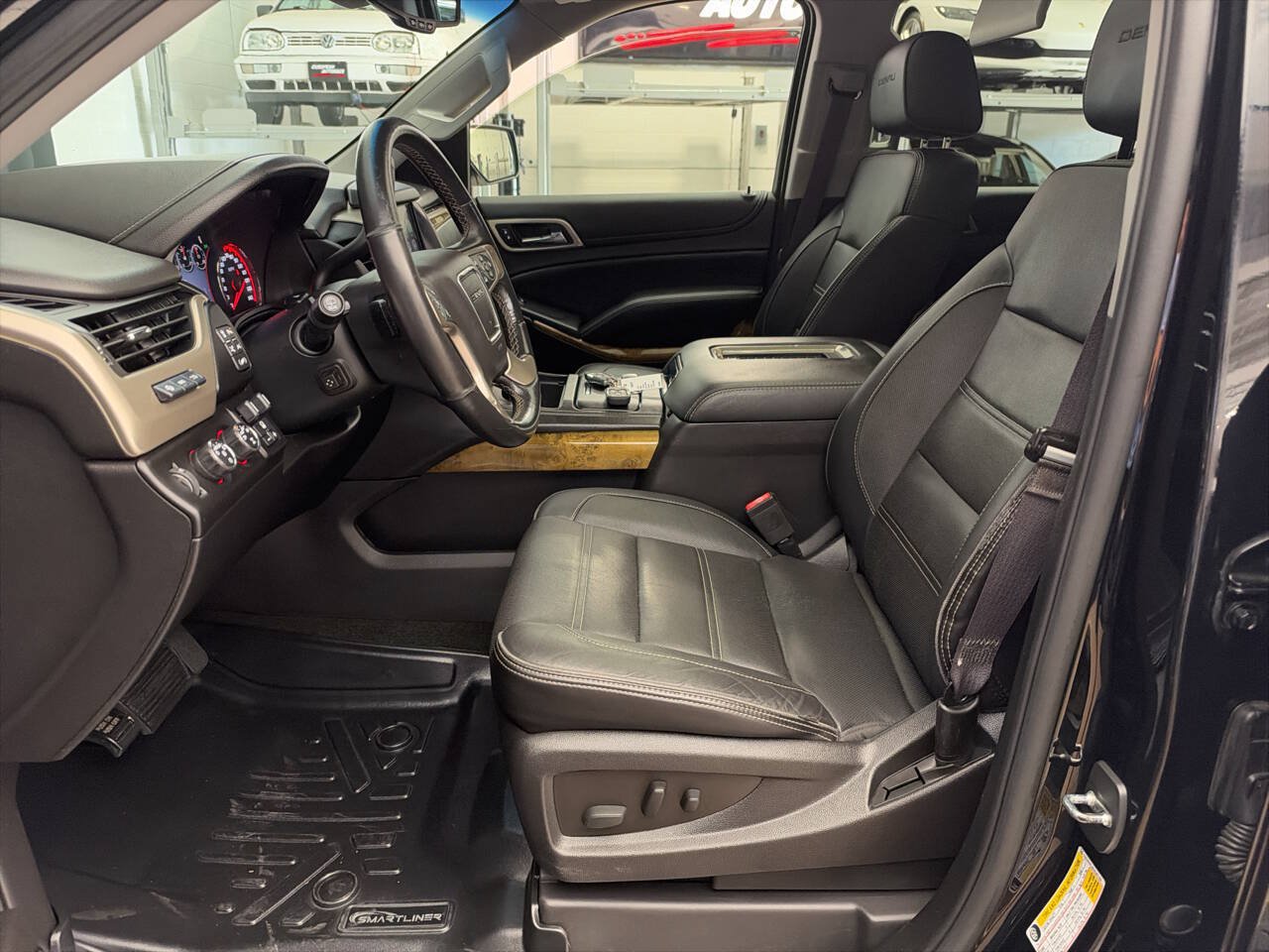 Used 2016 GMC Yukon XL Denali w/ Open Road Package AWD/4WD image 10