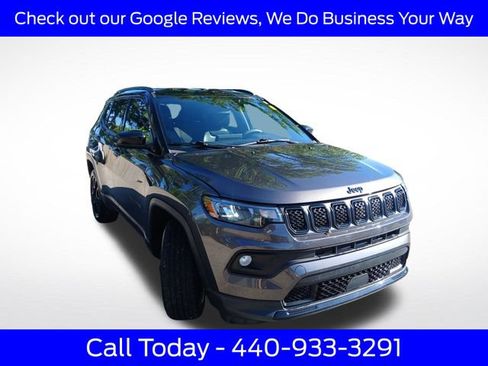Used 2023 Jeep Compass Latitude AWD/4WD image 13