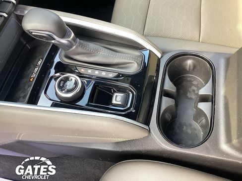 Used 2025 Chevrolet Colorado ZR2 w/ Technology Package AWD/4WD image 29