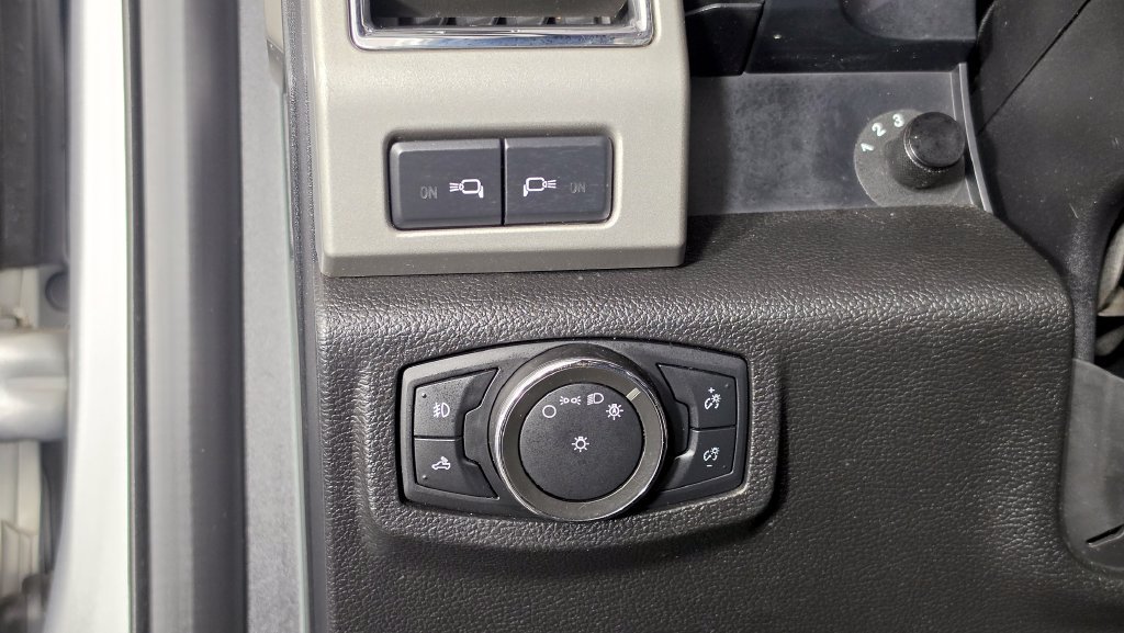 Used 2017 Ford F350 Lariat w/ Chrome Package AWD/4WD image 19