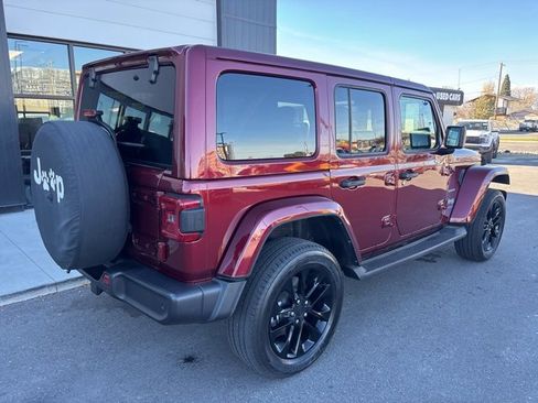 Used 2021 Jeep Wrangler Unlimited Sahara w/ Cold Weather Group image 9