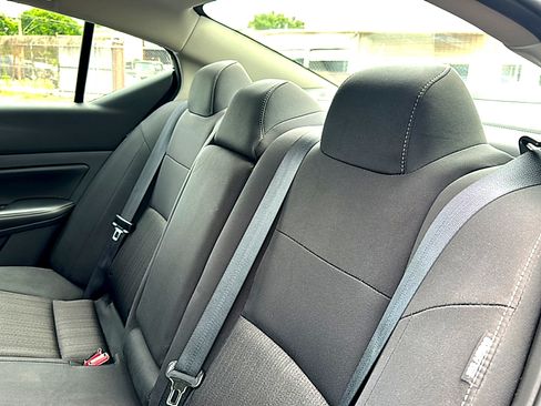 Used 2025 Nissan Altima 2.5 SV FWD image 19