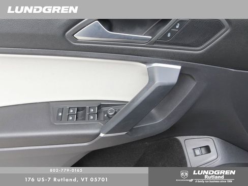 Used 2020 Volkswagen Tiguan SEL w/ 3rd Row Seat Package image 14