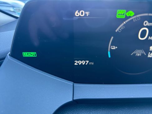 Used 2024 Toyota Prius Prime Premium image 11