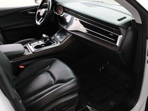 Used 2019 Audi Q8 Premium Plus w/ Premium Plus AWD/4WD image 33