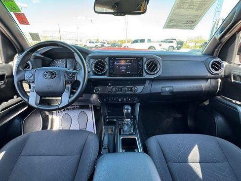 Used 2019 Toyota Tacoma TRD Sport w/ Technology Package RWD image 16