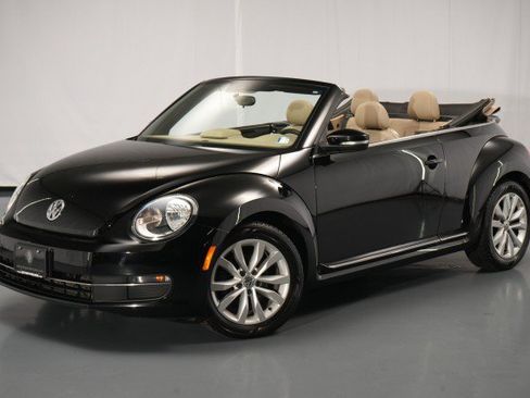 Used 2013 Volkswagen Beetle TDI FWD image 1