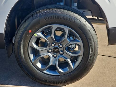 New 2025 Ford Maverick XLT image 36