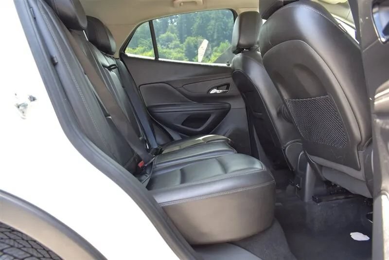 Used 2020 Buick Encore Essence FWD image 28