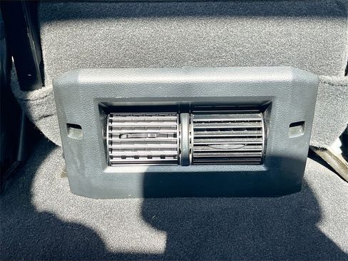 Used 2022 RAM 1500 Classic SLT image 23