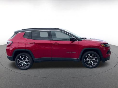 Used 2025 Jeep Compass Limited AWD/4WD image 30