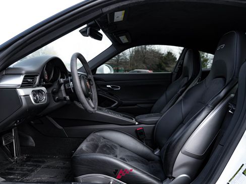 Used 2018 Porsche 911 GT3 image 40