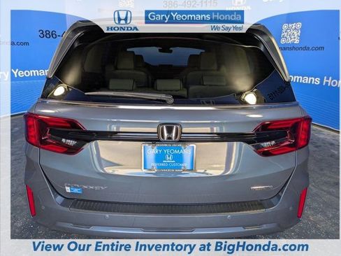 Certified 2025 Honda Odyssey Touring image 8