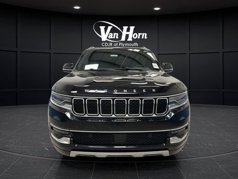 Used 2023 Jeep Wagoneer Series II AWD/4WD image 2
