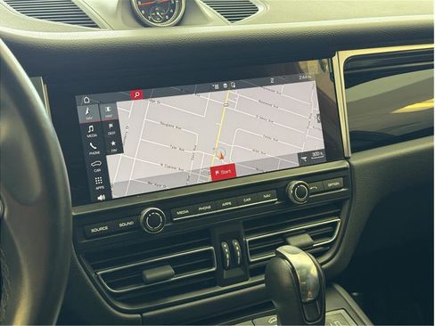 Used 2021 Porsche Macan S image 14