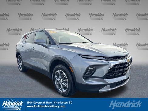 Certified 2025 Chevrolet Blazer LT image 1