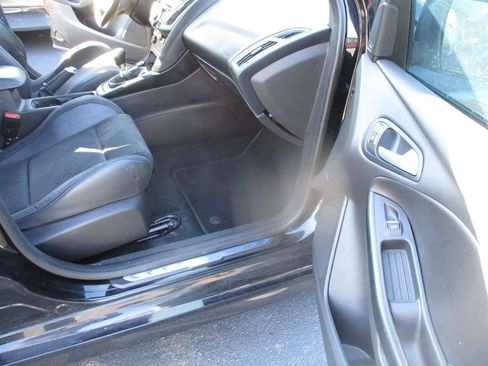 Used 2017 Ford Focus RS image 9