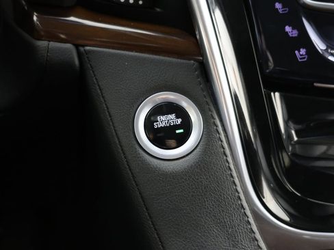 Used 2020 Cadillac Escalade Luxury AWD/4WD image 21