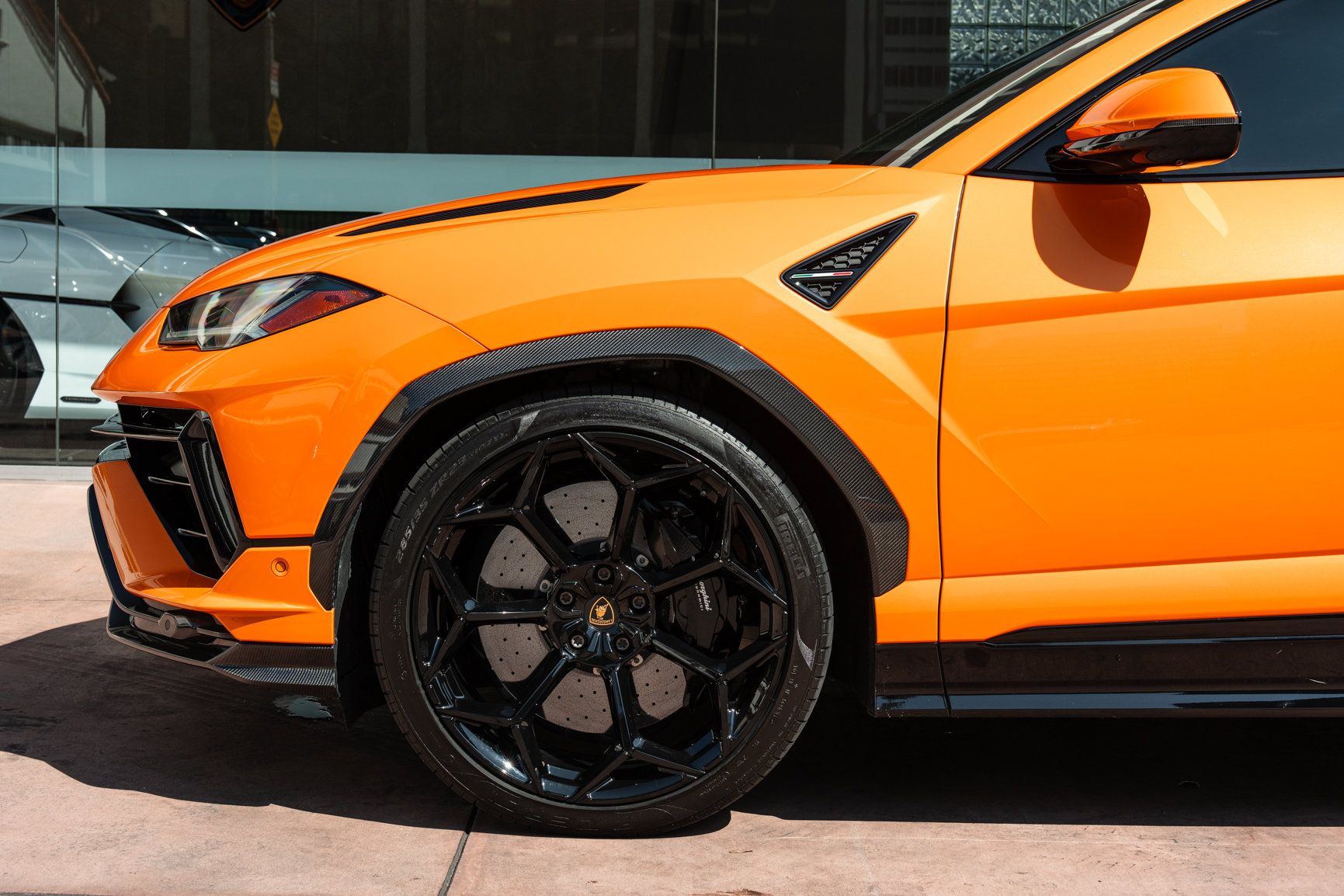Used 2024 Lamborghini Urus Performante AWD/4WD image 9