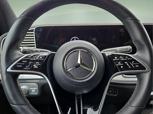 Used 2025 Mercedes-Benz GLE 350 4MATIC image 24