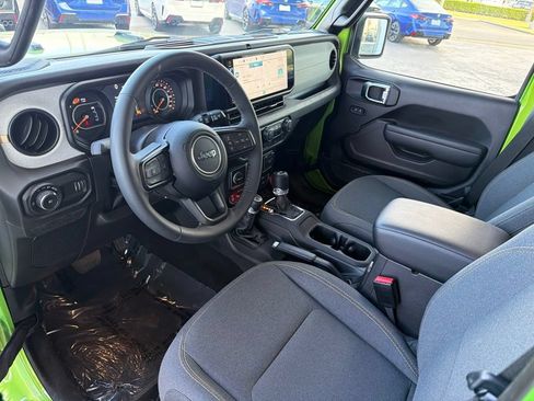 Used 2025 Jeep Wrangler Unlimited Sport AWD/4WD image 8