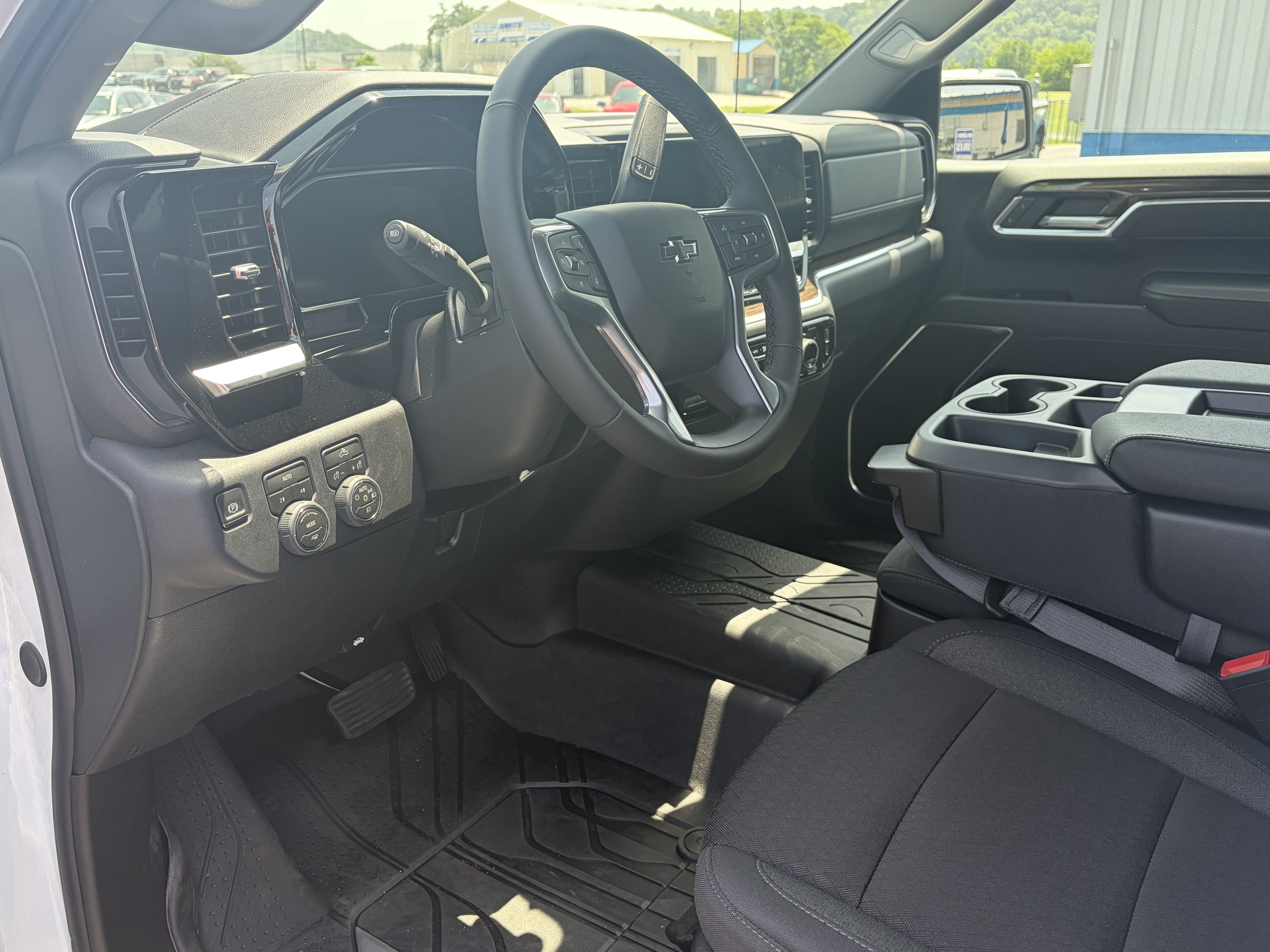 Used 2026 Chevrolet Silverado 1500 RST w/ LPO, Dark Essentials Package AWD/4WD image 19