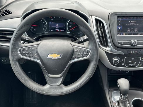 Used 2022 Chevrolet Equinox LT FWD image 14