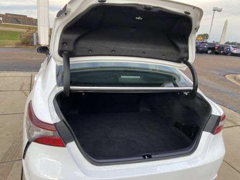 Used 2024 Toyota Camry SE image 25
