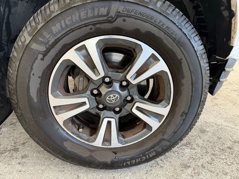 Used 2019 Toyota Tacoma TRD Sport w/ TRD Premium Sport Package image 12