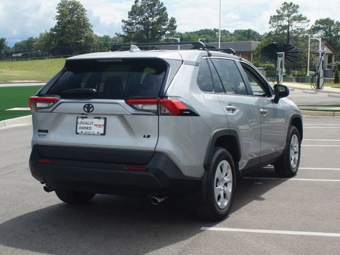 Used 2025 Toyota RAV4 LE FWD image 18