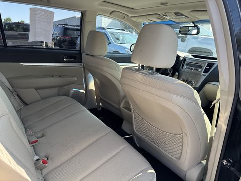Used 2011 Subaru Outback 2.5i Premium AWD/4WD image 18