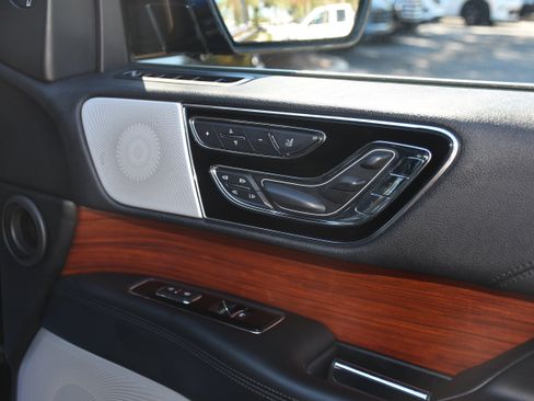 Used 2021 Lincoln Navigator L Reserve image 24