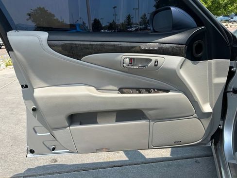 Used 2010 Lexus LS 460 AWD image 22