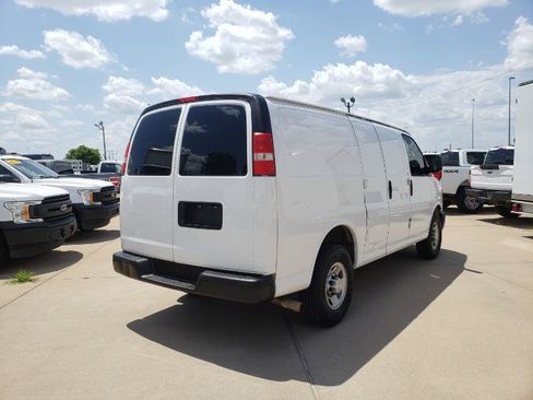 Used 2016 Chevrolet Express 2500 RWD image 7