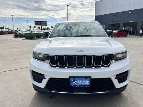 Used 2025 Jeep Grand Cherokee Laredo w/ MOPAR Finishing Package image 2