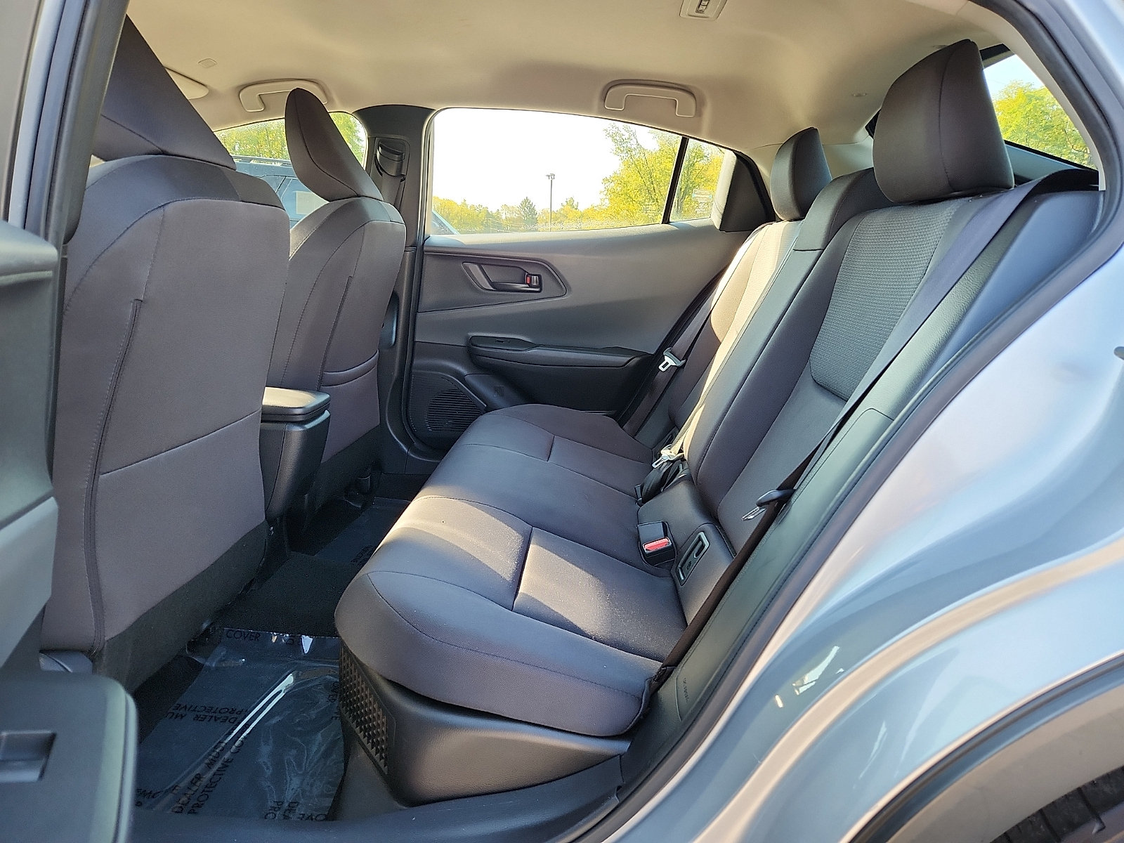 Used 2024 Toyota Prius LE FWD image 10