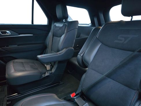 Used 2025 Ford Explorer ST image 14