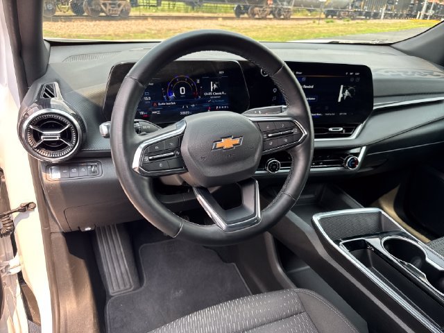 Used 2025 Chevrolet Equinox LT AWD/4WD image 14