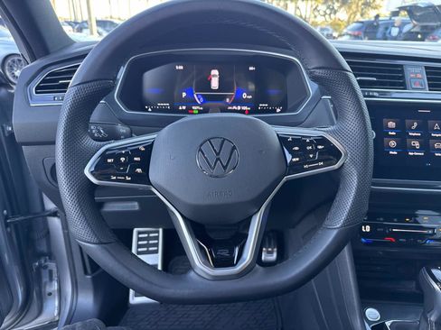 Used 2024 Volkswagen Tiguan SE R-Line image 29