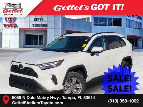 Used 2023 Toyota RAV4 XLE image 1