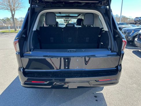 Used 2025 Lincoln Navigator Reserve AWD/4WD image 34
