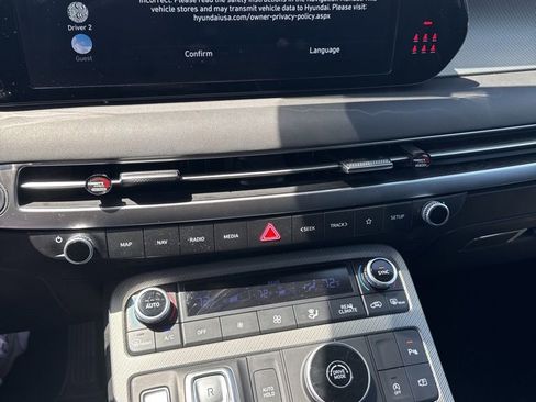 Used 2024 Hyundai Palisade SEL image 2