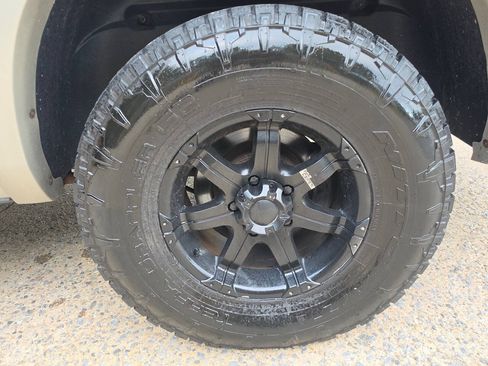 Used 2010 Dodge Ram 1500 Truck Laramie AWD/4WD image 69