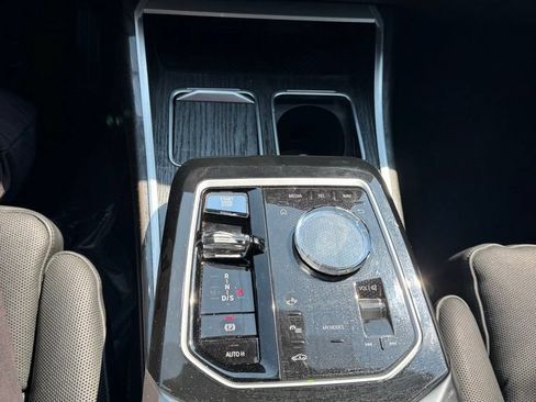 Used 2024 BMW 740i xDrive AWD/4WD image 36