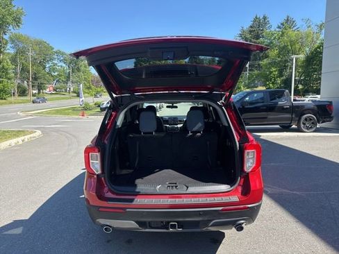 Used 2023 Ford Explorer XLT w/ Equipment Group 202A AWD/4WD image 9