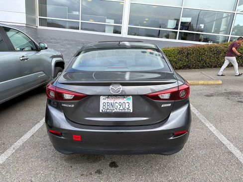Used 2017 MAZDA MAZDA3 Grand Touring w/ Premium Equipment Package FWD image 6