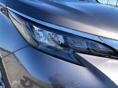 Certified 2024 Toyota Sienna LE w/ LE Plus Package image 27