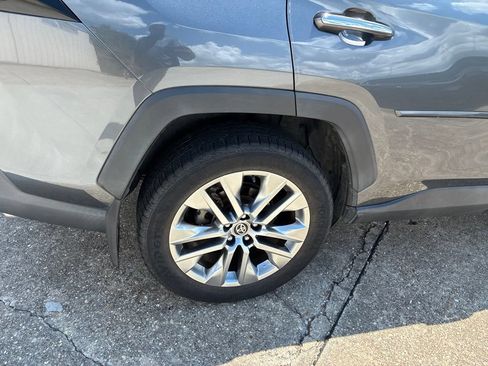 Used 2020 Toyota RAV4 Limited FWD image 6